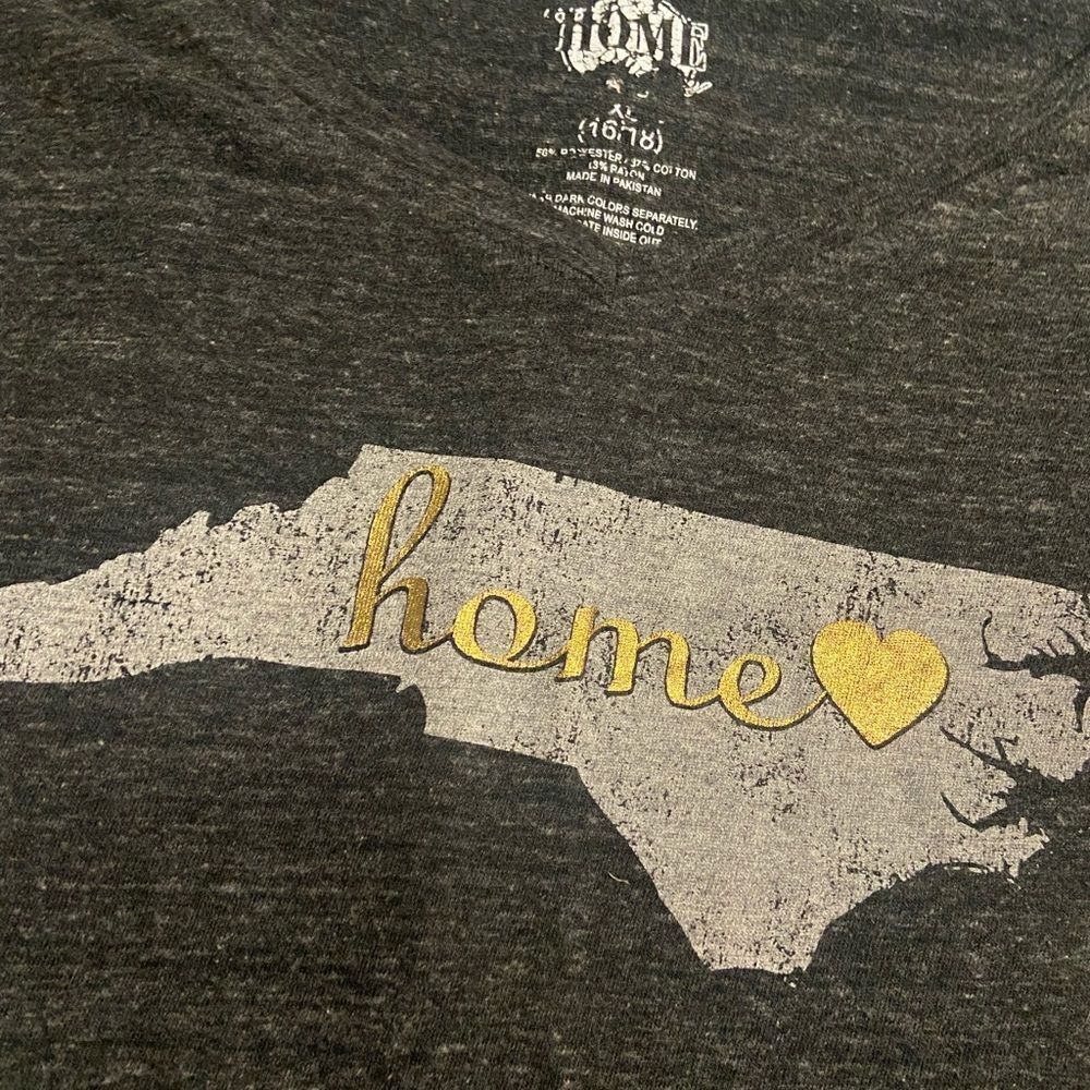 North Carolina ladies size XL v nicked North Carolina home tee shirt excellent